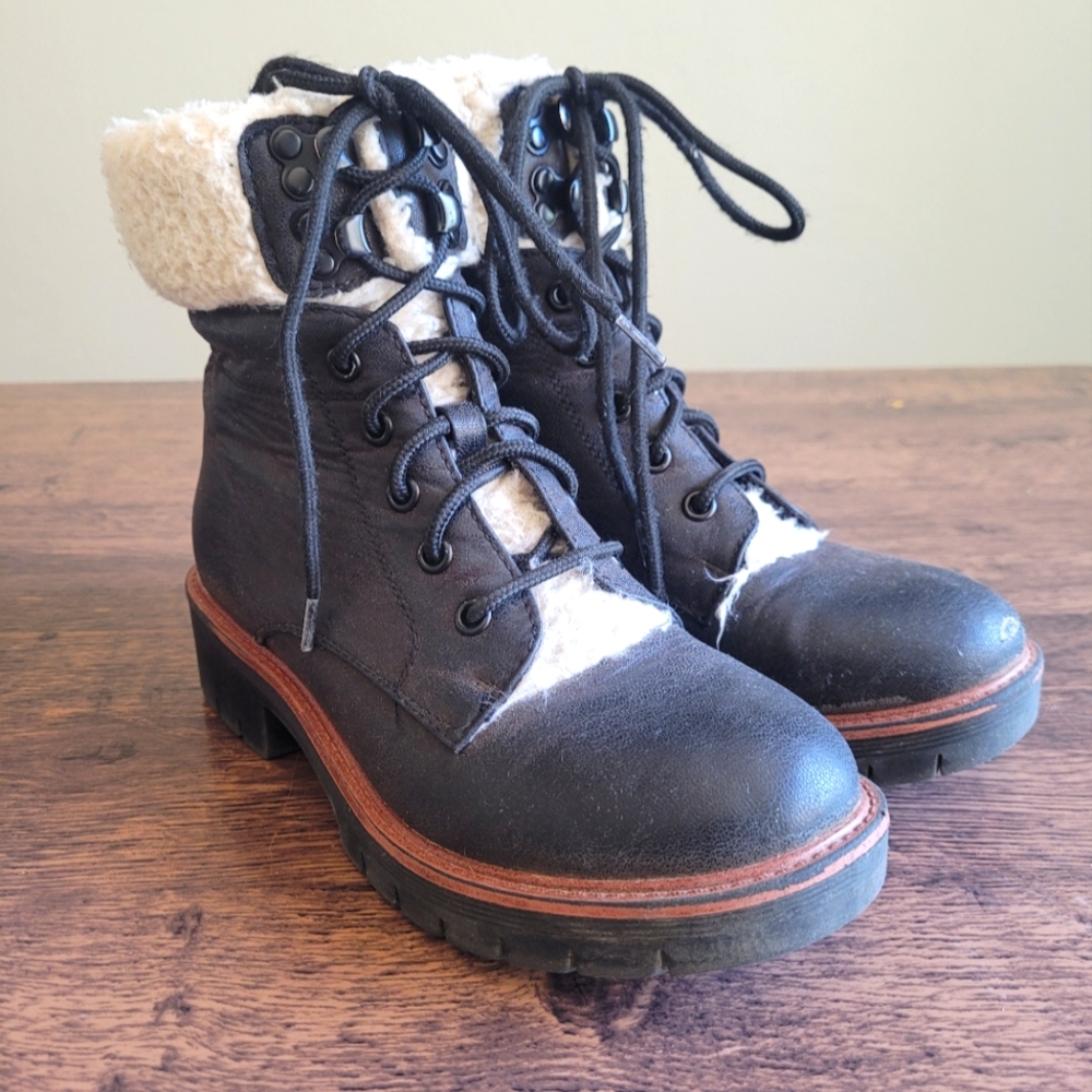 MIA Girl Faux Shearling Ankle Boots, Kid Girls size 6, Black & White